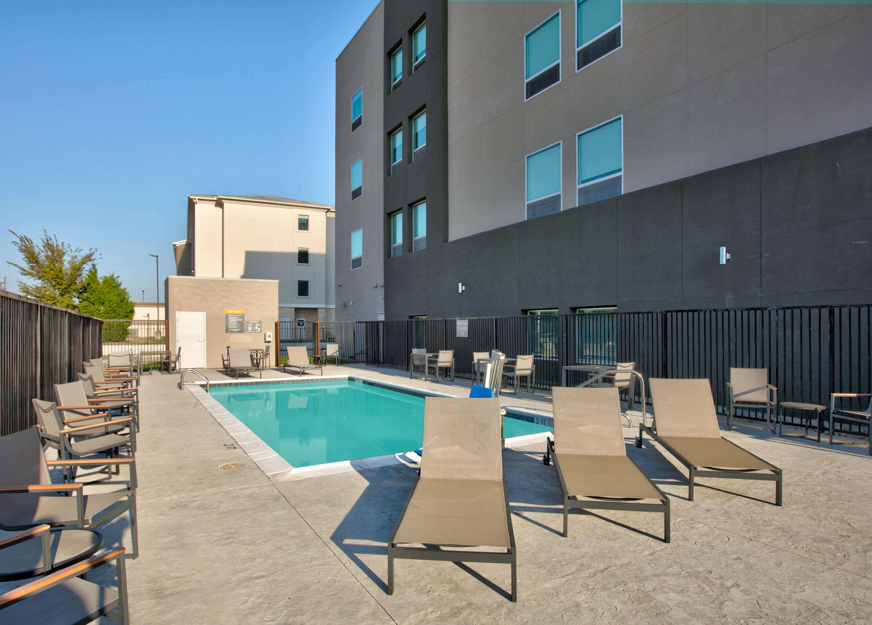 La Quinta Inn & Suites By Wyndham Dallas/Fairpark Exteriör bild