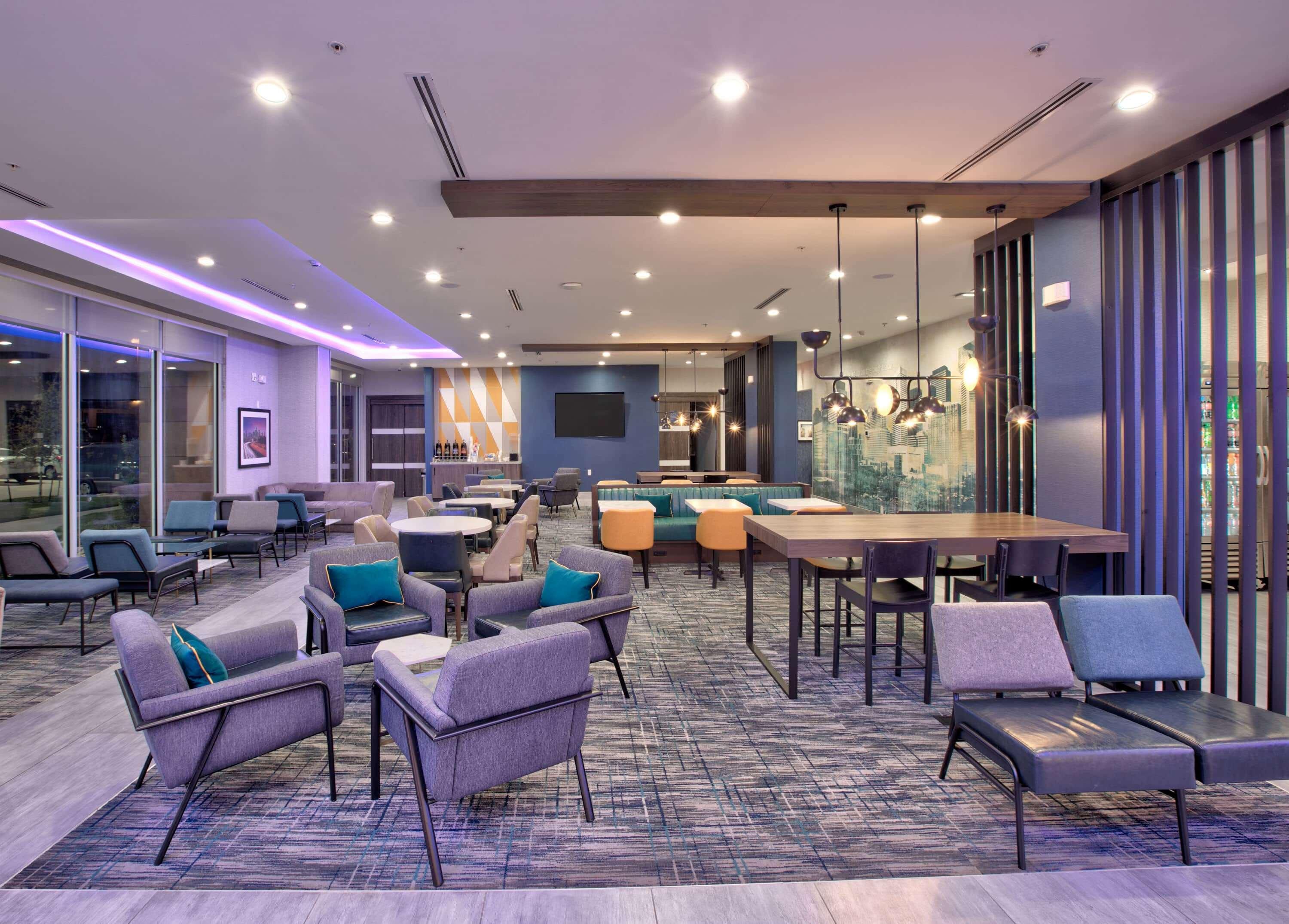 La Quinta Inn & Suites By Wyndham Dallas/Fairpark Exteriör bild
