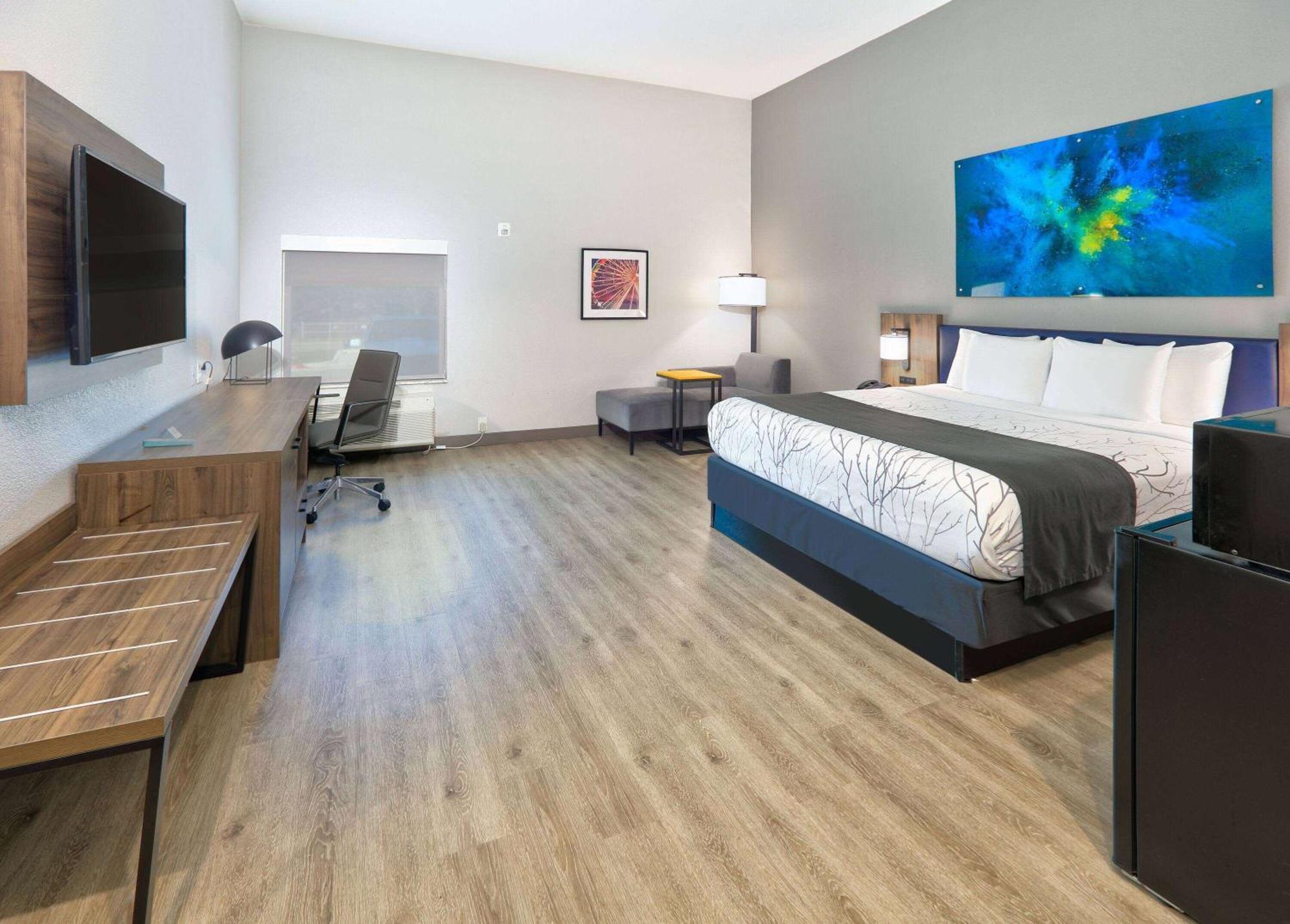 La Quinta Inn & Suites By Wyndham Dallas/Fairpark Exteriör bild