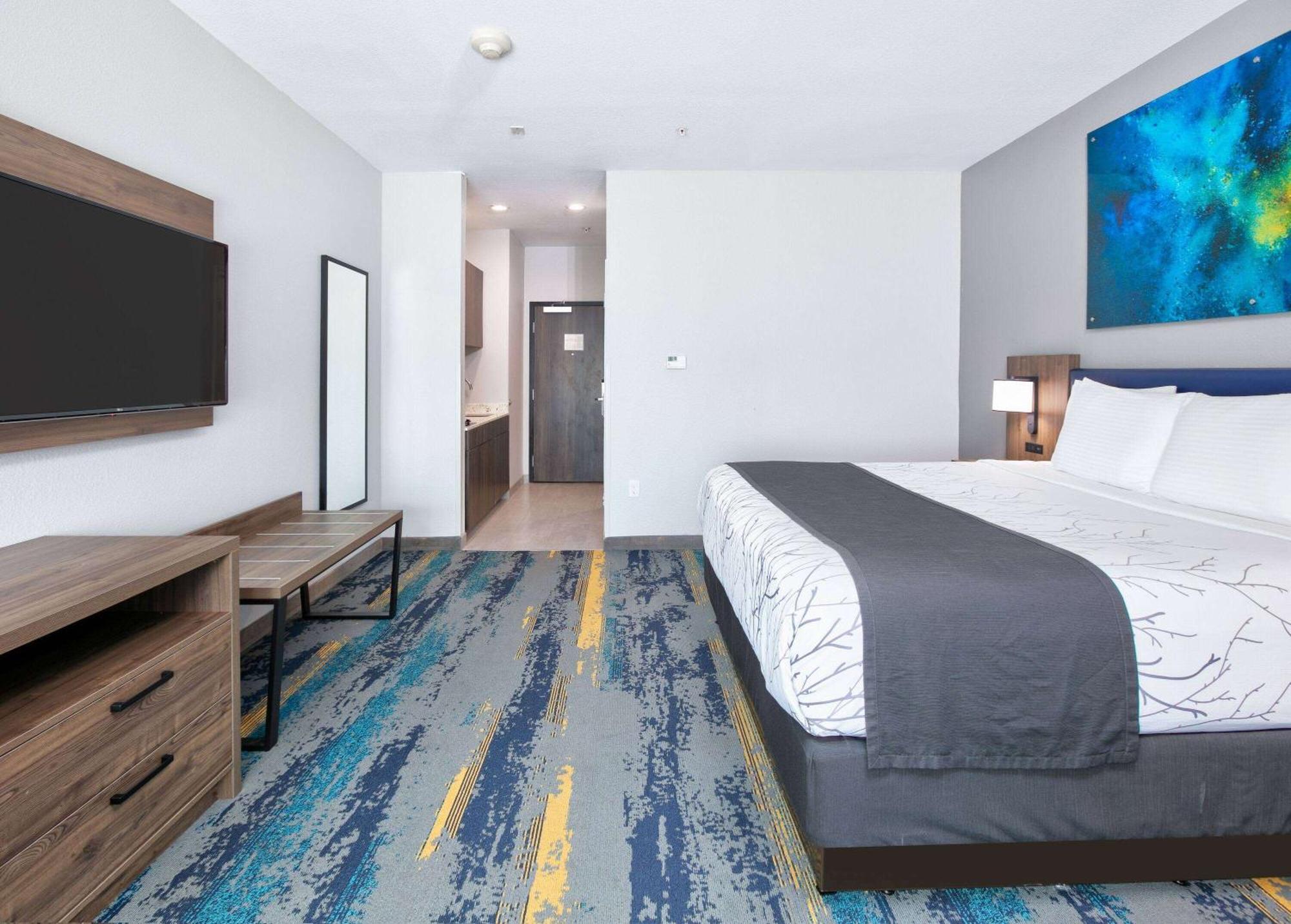 La Quinta Inn & Suites By Wyndham Dallas/Fairpark Exteriör bild